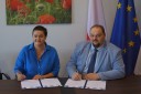 Magdalena Smolarska oraz Sebastian Murawski podczas podpisania listu intencyjnego